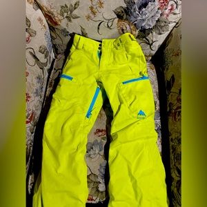 Girls size small Burton snow pants. Like new. Only worn 2-3 times.